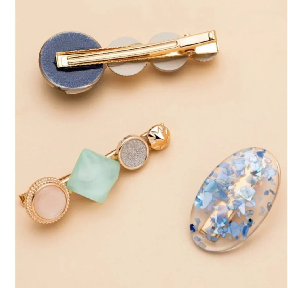 3 for $35 /3 pieces hairpin with artificial pearl.